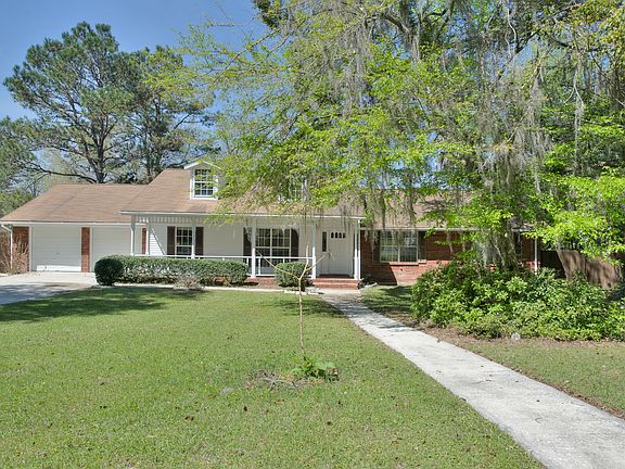2nd image of 2882 Royal Oaks Dr