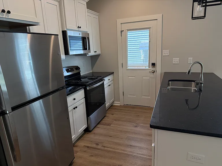 214 Kenwood Rd #1 — Photo 3