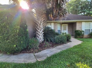 6805 Cedar Lake Dr, Pensacola, FL 32526