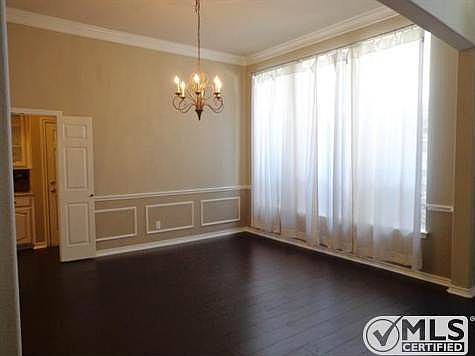5th image of 1916 Whitehall Dr