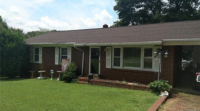 1st image of 208 Dogwood Ln