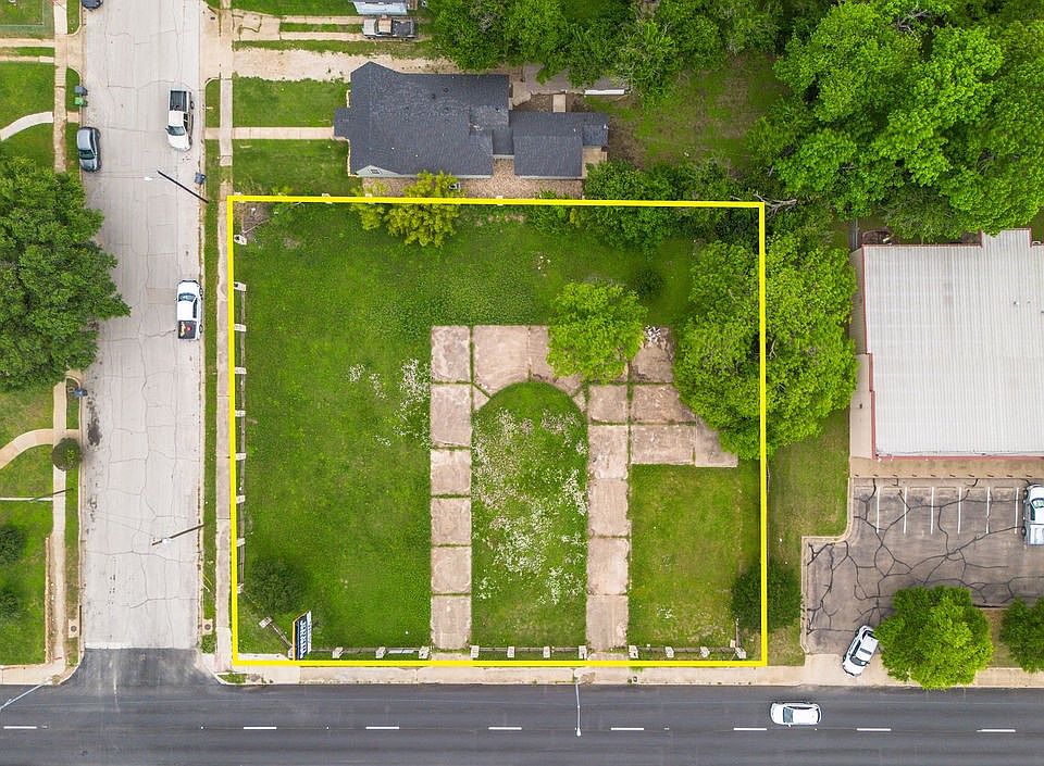 1st image of 2217 W Waco Dr