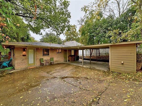 5th image of 2102 Kenwood Ave #B