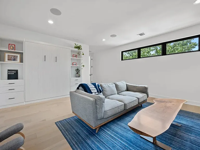 1204 Brentwood St — Photo 26
