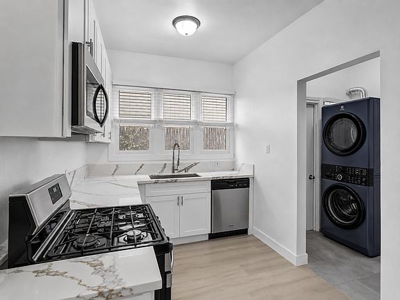 4th image of 211 N Vendome St APT A