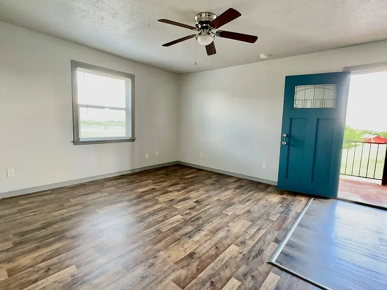 505 NW Oak La Nova Vita #B1 — Photo 5