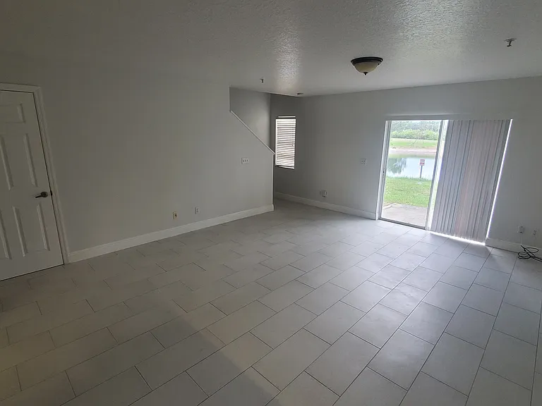 210 Artisan St — Photo 11