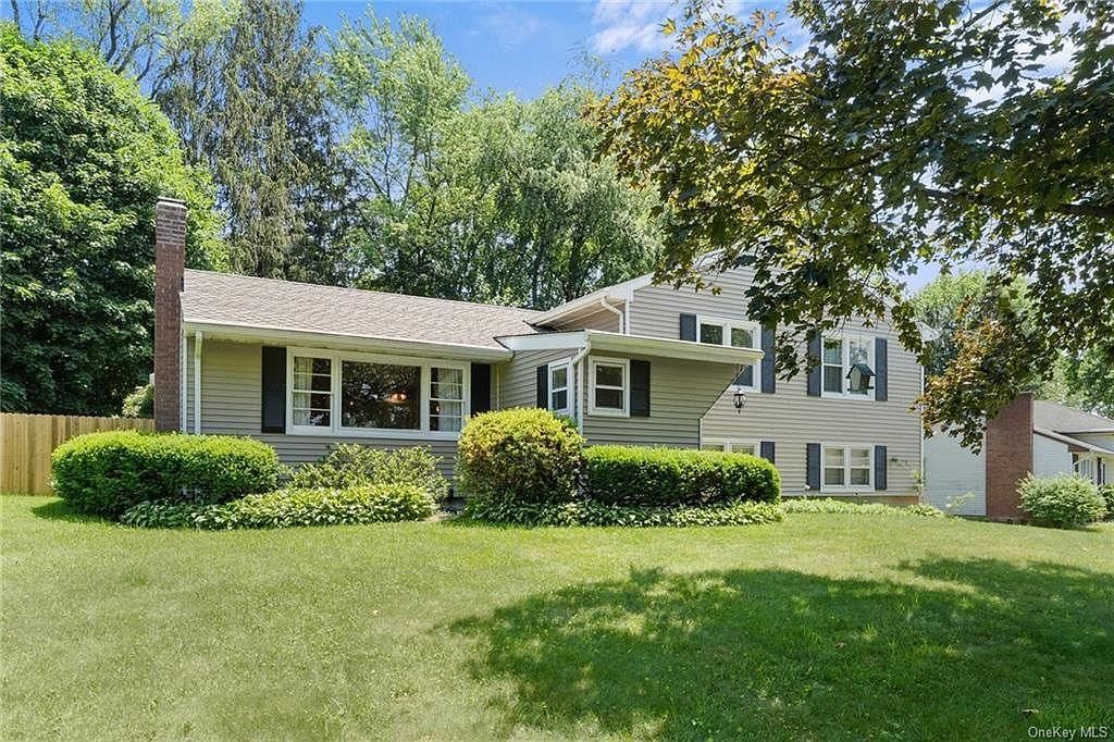 13 Wendover Drive, Poughkeepsie, NY 12601 Zillow