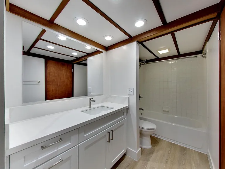 Riverwood Apartments — Photo 60