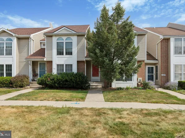 121 Teakwood Ct, East Norriton, PA 19401