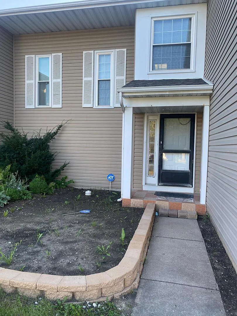 3 bed, 1969 sqft, $3,250 — Photo 2