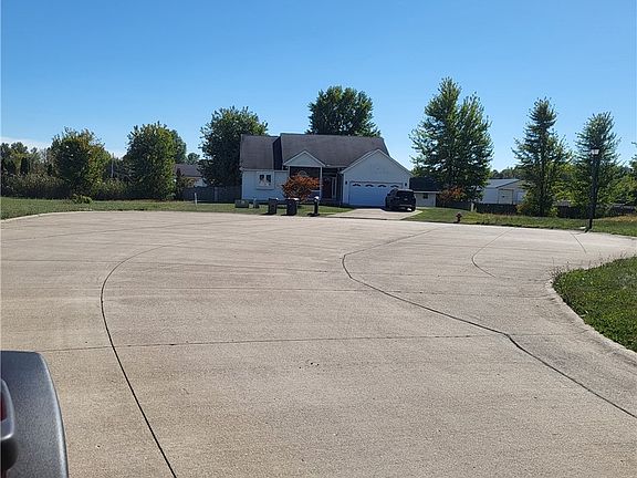 3rd image of 307 Skyline Dr