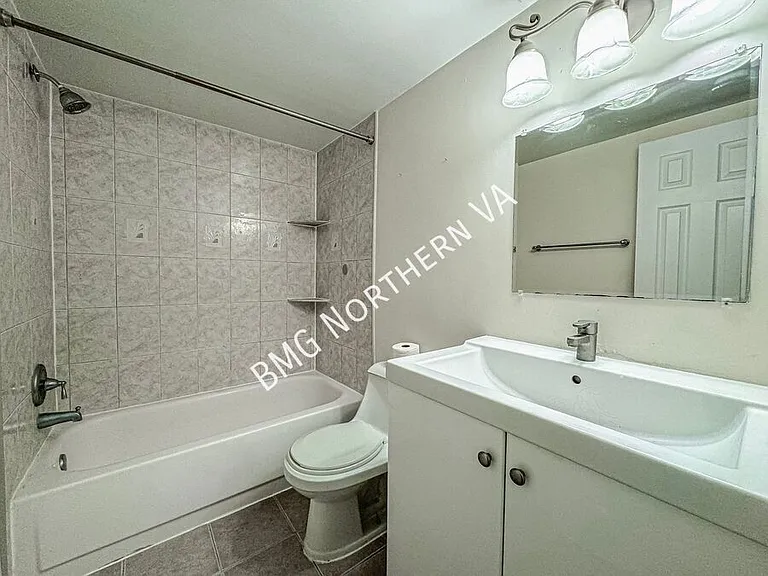 3100 S Manchester St #811 — Photo 19