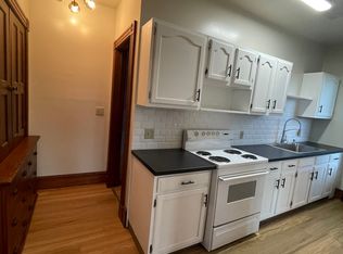 1384 3rd St #2, Rensselaer, NY 12144