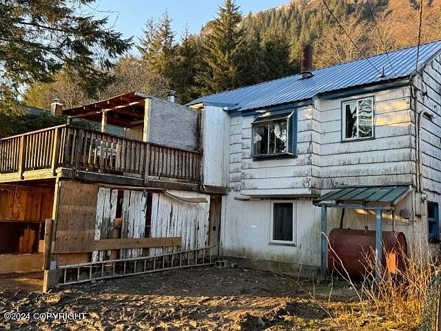 2nd image of 225 Behrends Ave