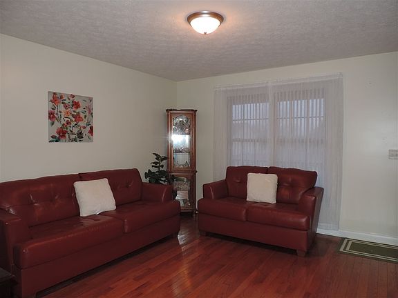 3rd image of 2949 N Norway Dr
