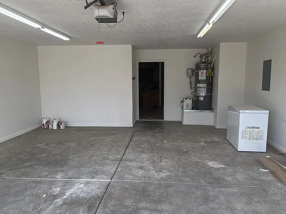 Building Photo 4