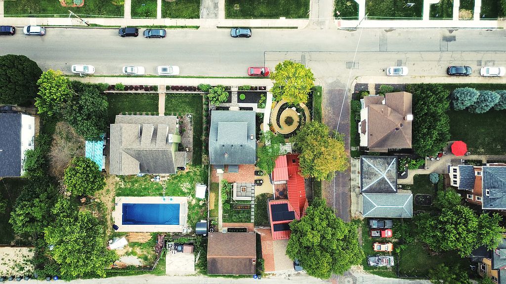 998 Oak St - Property Image