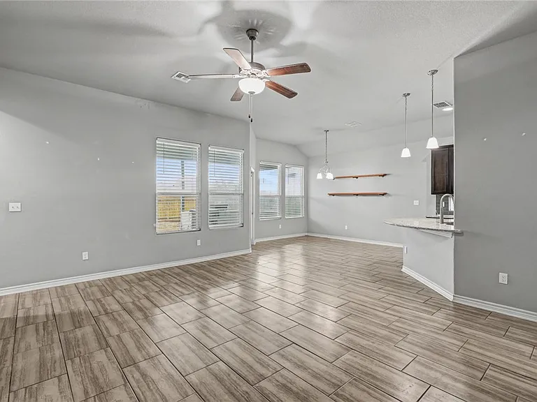 9609 Sedalia Trl — Photo 5