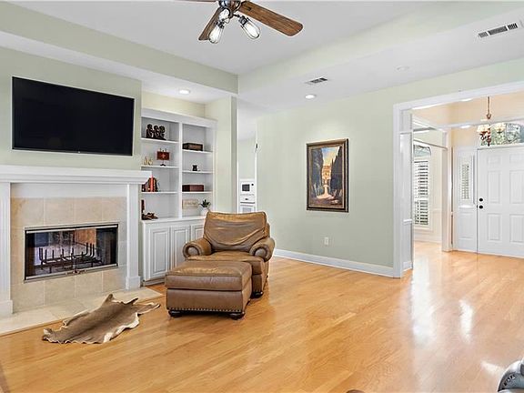 2nd image of 106 Camellia Dr