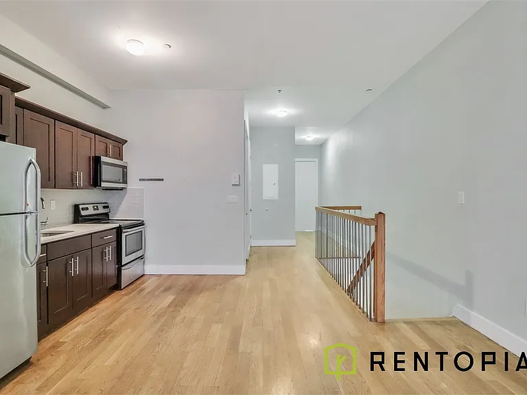 34 Meserole St #1 — Photo 3