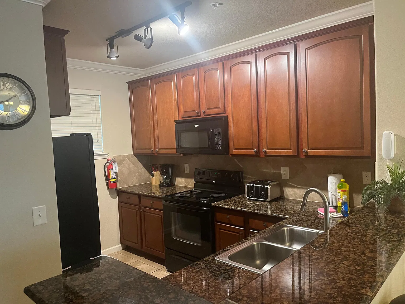 910 Charo Pkwy — Photo 4
