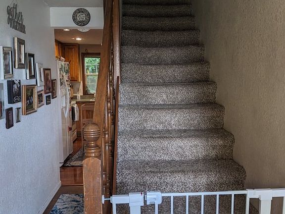Hallway to kitchen