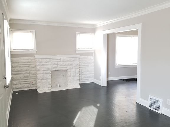 3rd image of 3337 Monroe Ave