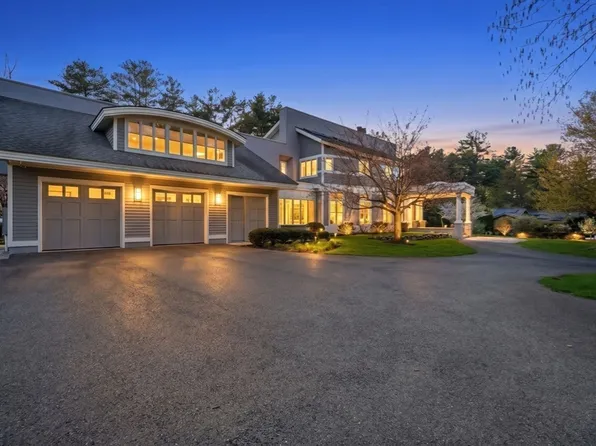 24 Prynne Ridge Rd, Longmeadow, MA 01106