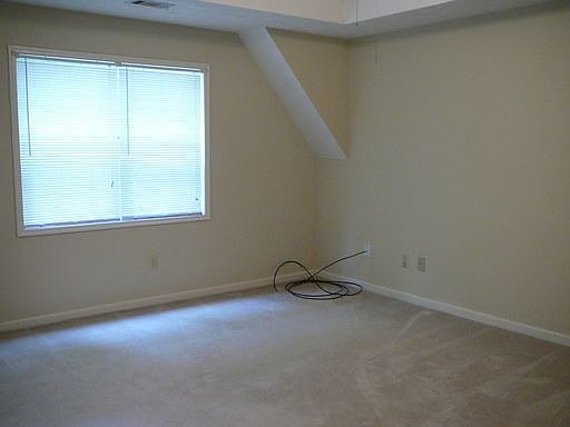 2nd image of 1302 Yarborough Dr