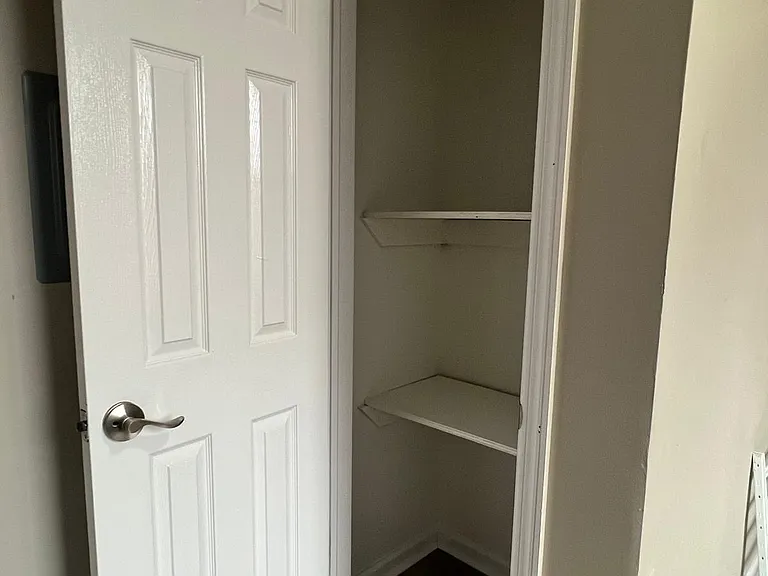 39 N Winans St #7 — Photo 2
