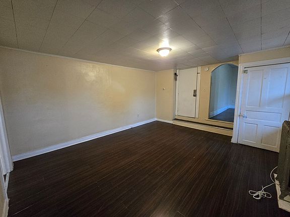 2nd image of 230 N 10th St APT 2