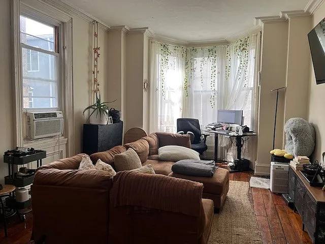 2822 Poplar St #2R — Photo 2