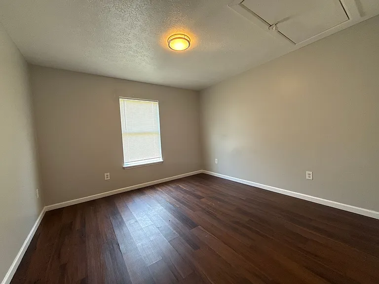 2702 Greenwood Ave — Photo 9