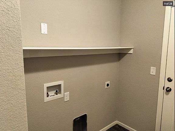 5th image of 221 E Anabranch Ct #221