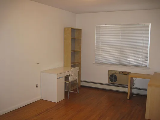 Rented by 18 REALTY | media 32