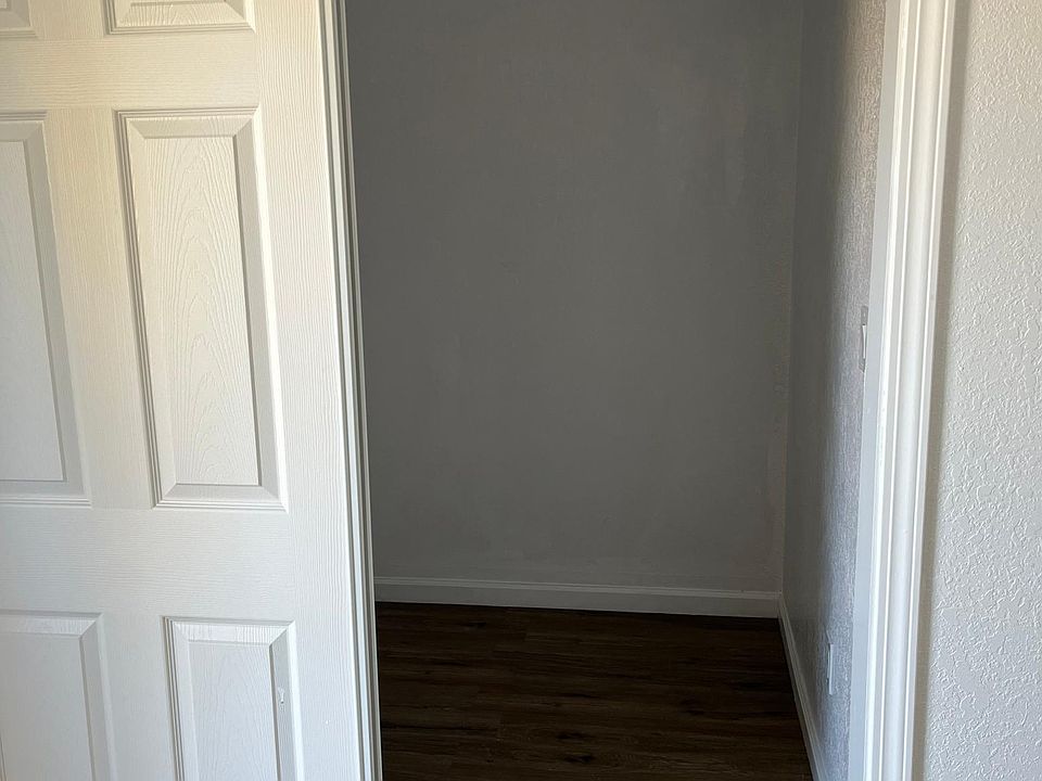 Walk -in Closet for your clothes
