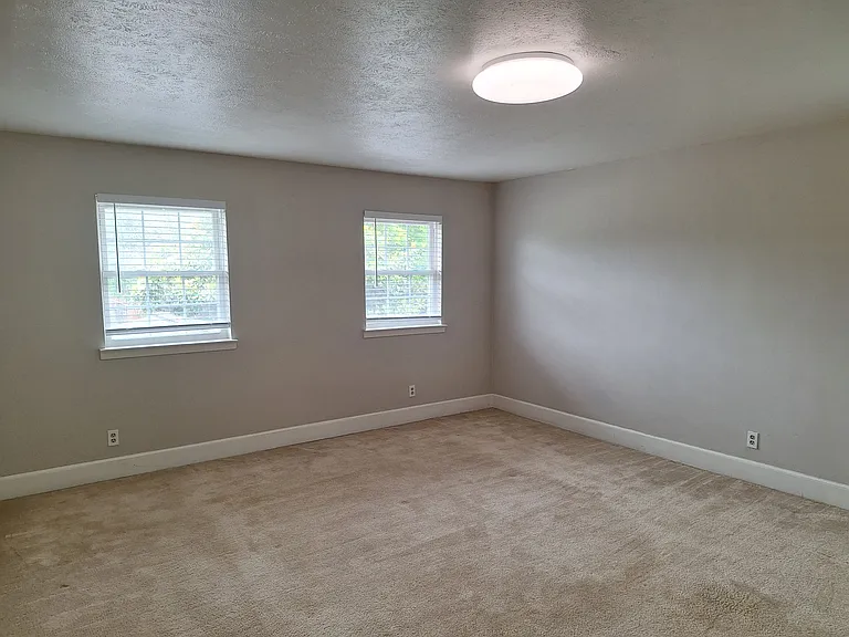 8430 Birchcroft Dr — Photo 28
