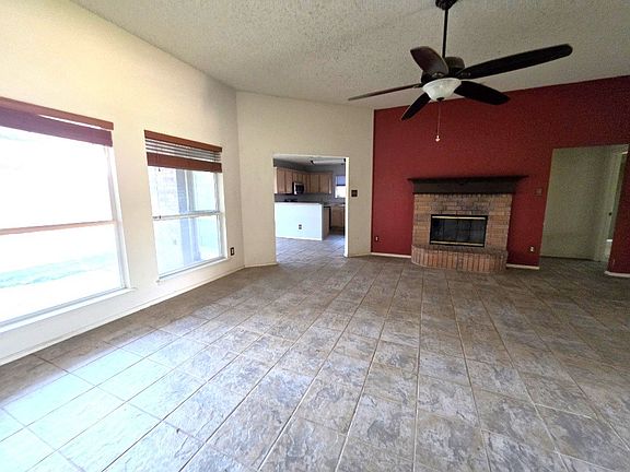 2nd image of 959 Aaron Dr