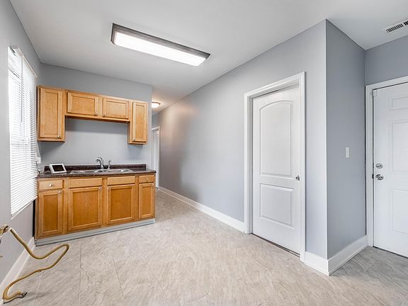 2nd image of 8329 S Buffalo Ave #2F