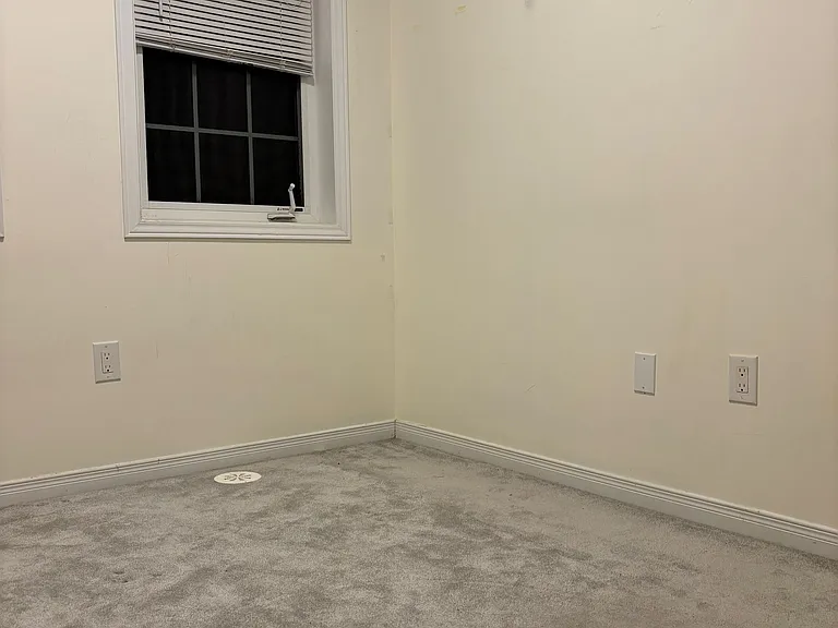 5241 Major Mackenzie Dr E — Photo 12