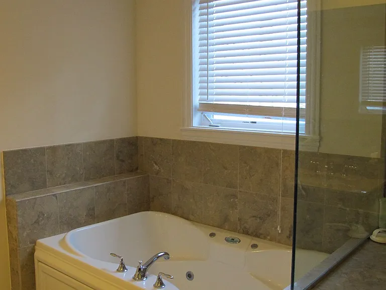 828 W Aldine Ave #3 — Photo 13