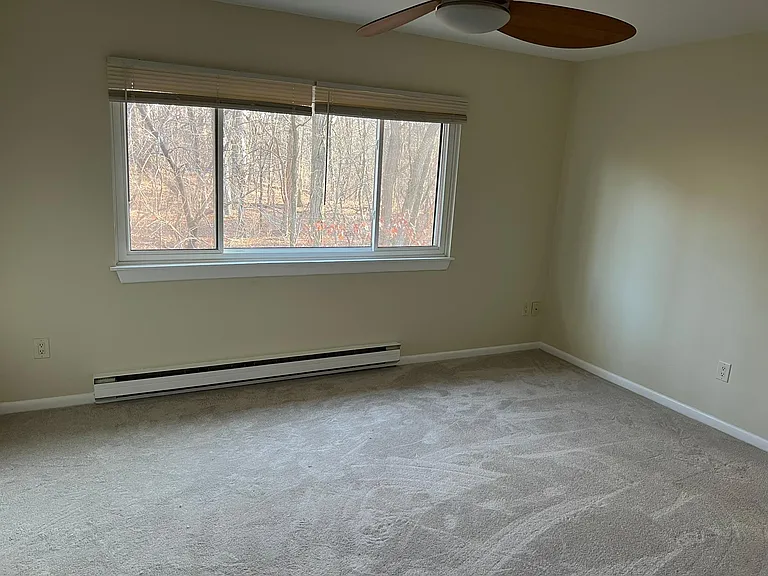 131 Point Of Woods Dr — Photo 17