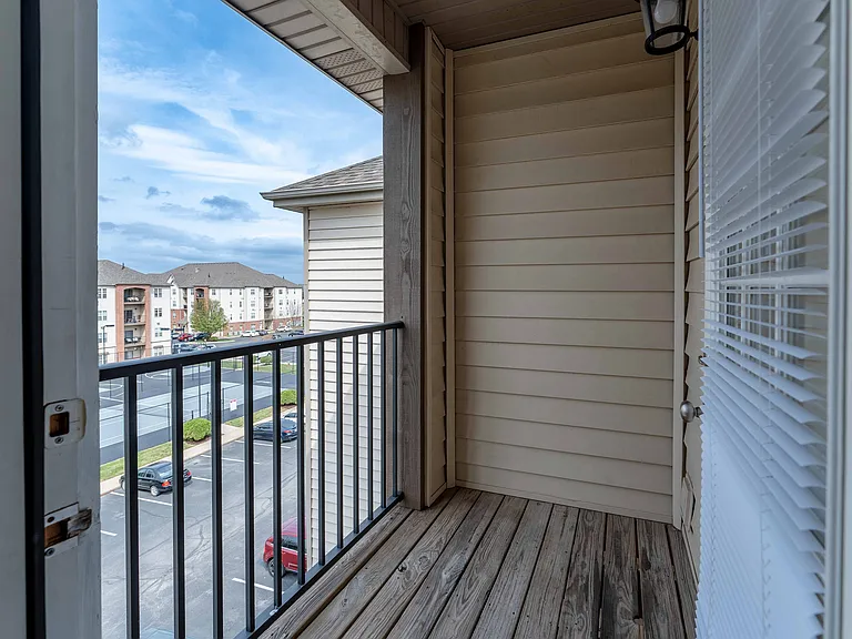 Coryell Courts Apartments — Photo 42