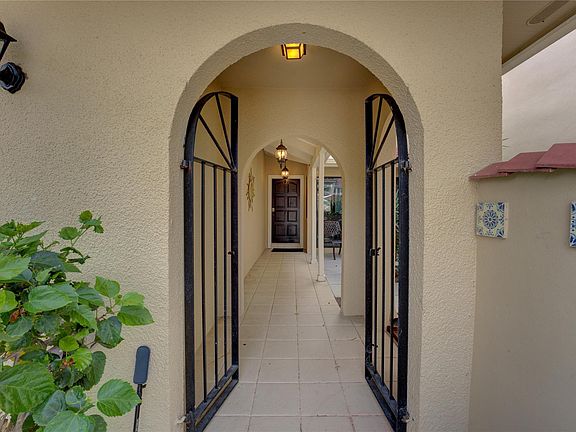 2nd image of 818 Windermere Way