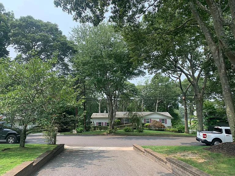 Mill Pond Ln — Photo 16