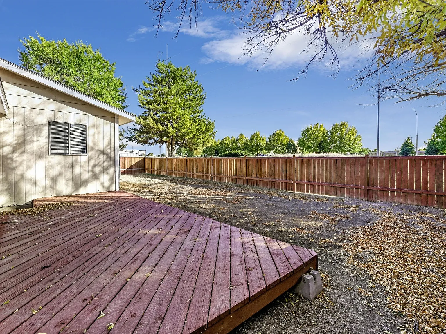 3 bed, 1020 sqft, $1,550 — Photo 3