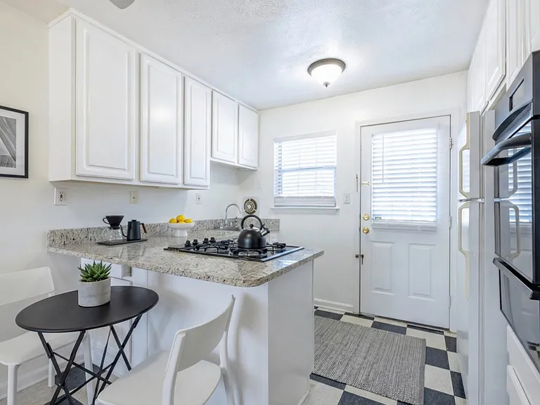 Peachtree Hills Court | Where Atlanta's Energy Meets Timeless Charm — Photo 122