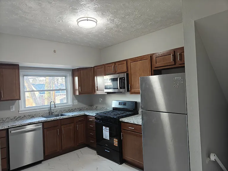7423 Kalton Ct — Photo 5