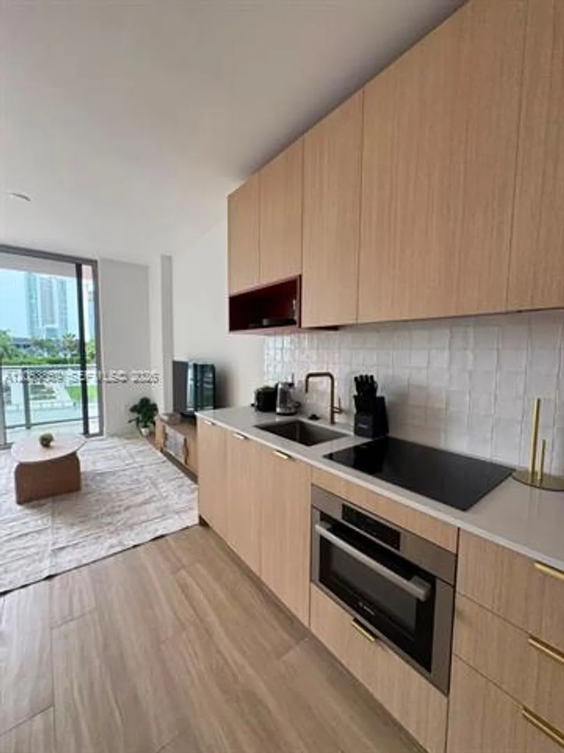 90 NE 32nd St cu-811, Miami, FL 33137 — Photo 1